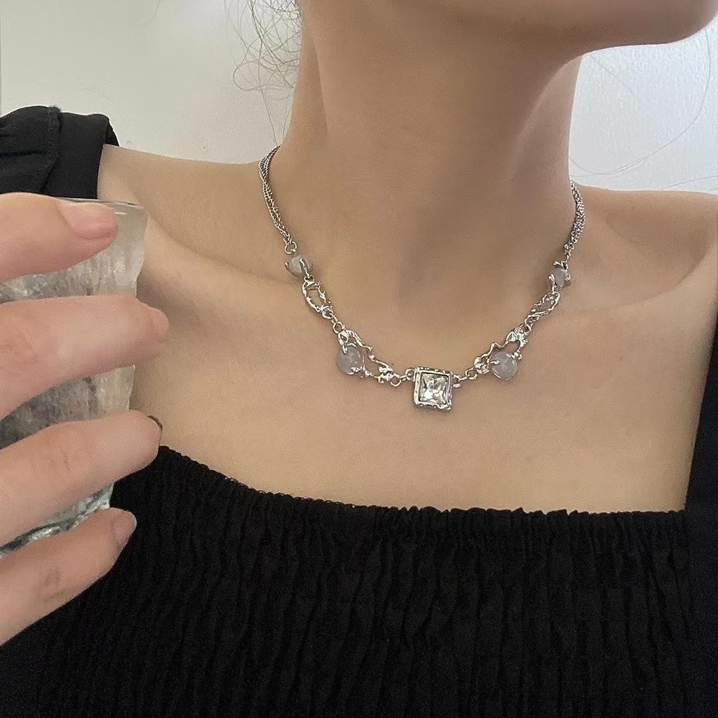 Spice Girls Must Have Moonstone Square Diamond Necklace Women'S Light Luxury High-End Collarbone Chain Trendy Temperament Versatile Neck Chain