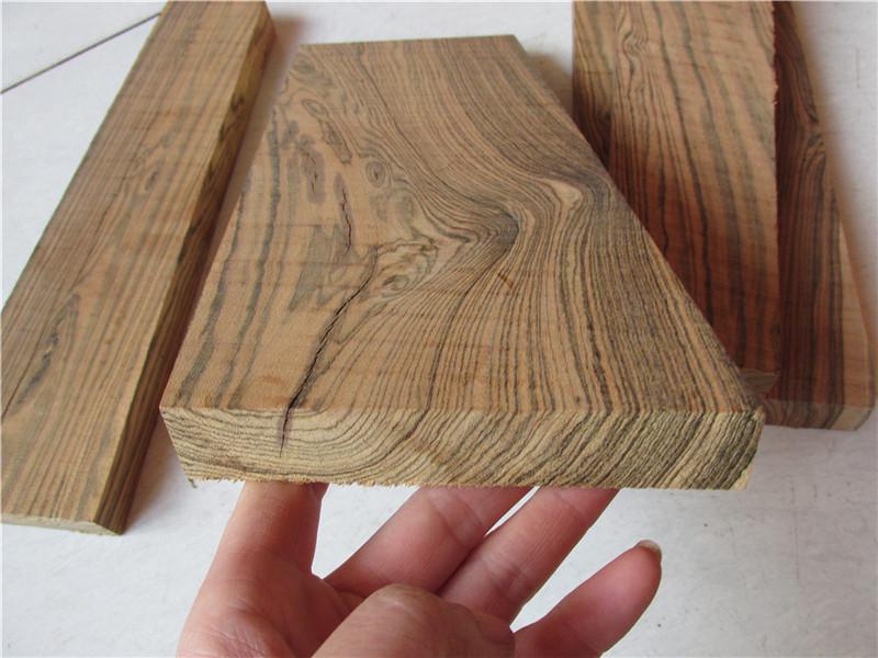 Ausverkauf Buddha-Perlen: Schnitzabfälle aus Palisander und Lila Sandelholz für die Handheld-Praxis