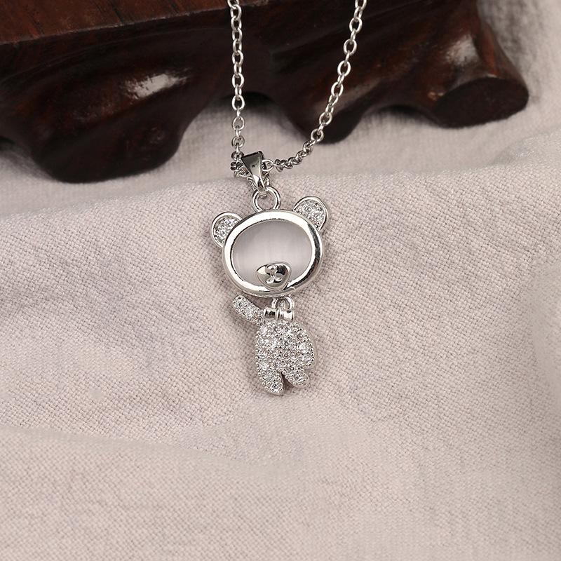 Titanium Steel Non-fading Necklace - European & American Style, Light Luxury, Versatile Korean Fashion, Perfect for Women and Girlfriend Gifts.