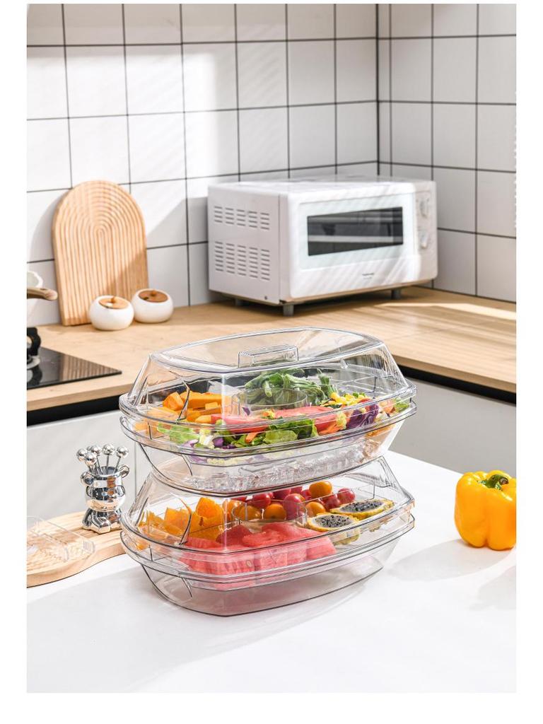 Große durchsichtige Salat- und Frischhaltebox für Gemüse und Obst in der Küche