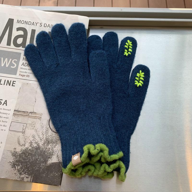 Fashionable Five-finger Glutinous Autumn and Winter Touch Screen Reveals Two Finger Warm Soft Women's Cute Wool Wool