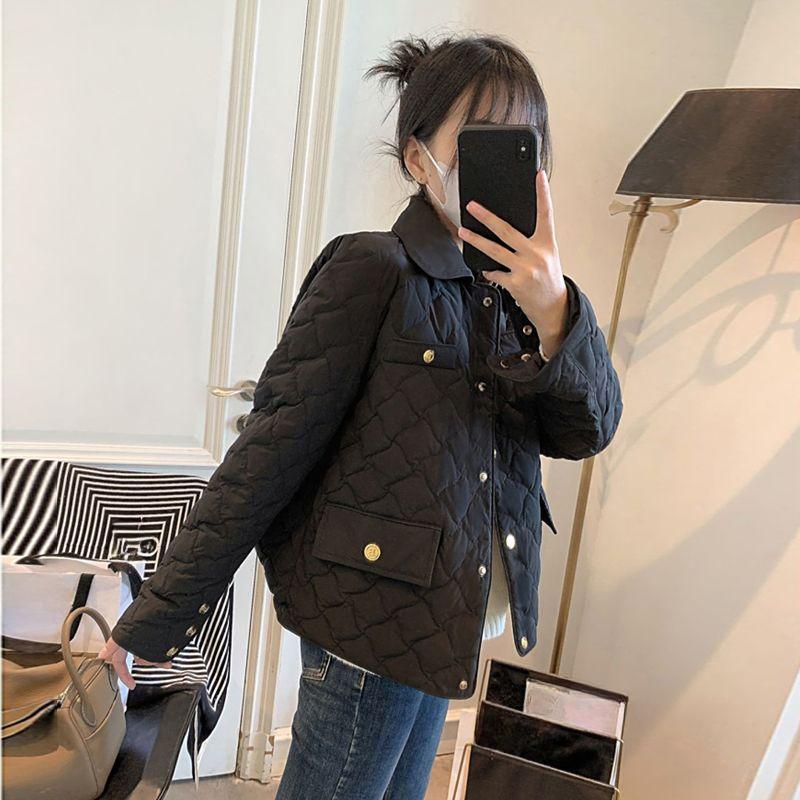 

Модная женская короткая куртка на хлопковой подкладке с легким и тонким стеганым дизайном для зимы M чёрный