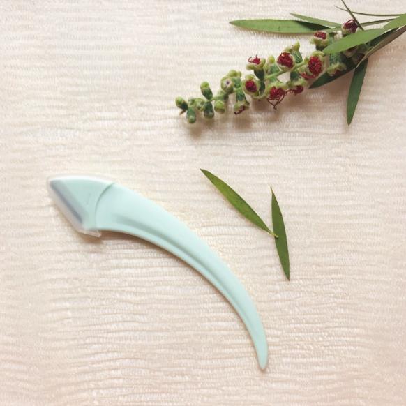 Pink Eyebrow Trimming Scissors With Built-In Comb Stainless Steel 2 Eyebrow Knives Eyebrow Scissors Precision Grooming Tool For Perfect Brows 2 knives +1 scissors