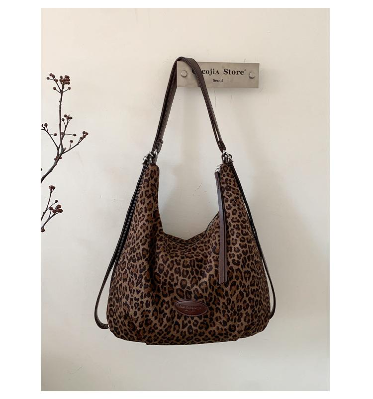 

Retro leopard print tote bag, high-end large-capacity messenger bag, versatile backpack, casual and fashionable shoulder bag for women