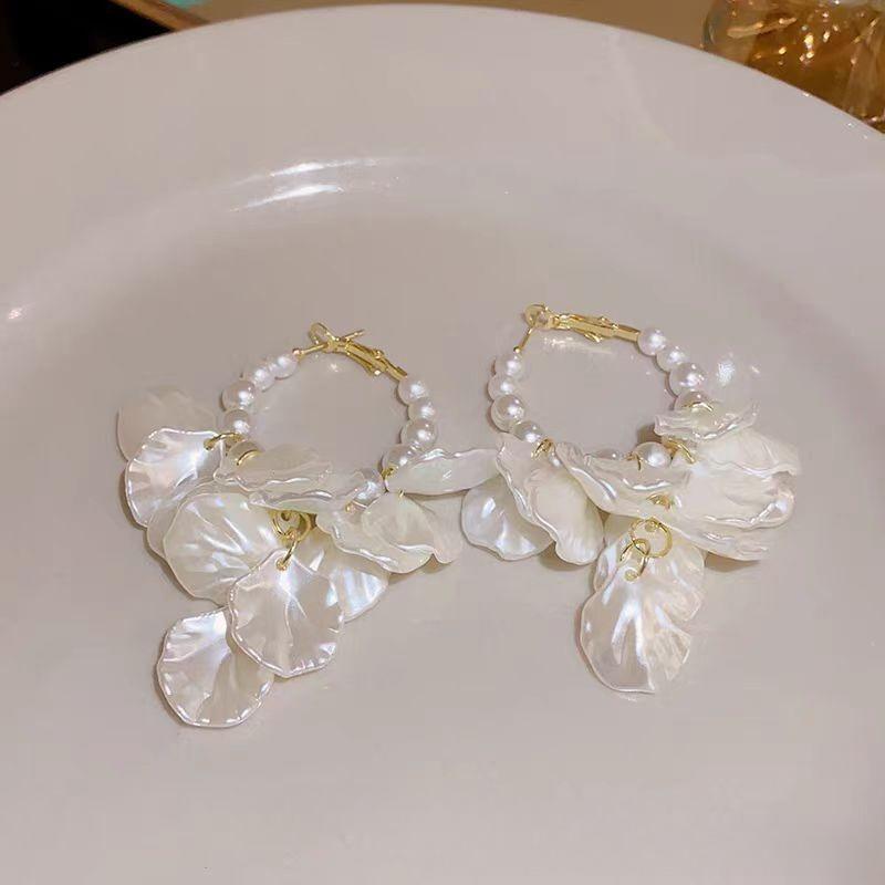 Exquisite Pearl Shell Flower Drop Dangle Earrings for Women Exaggerated Personality Korea Earring Hoop Jewelry Accessories Gift