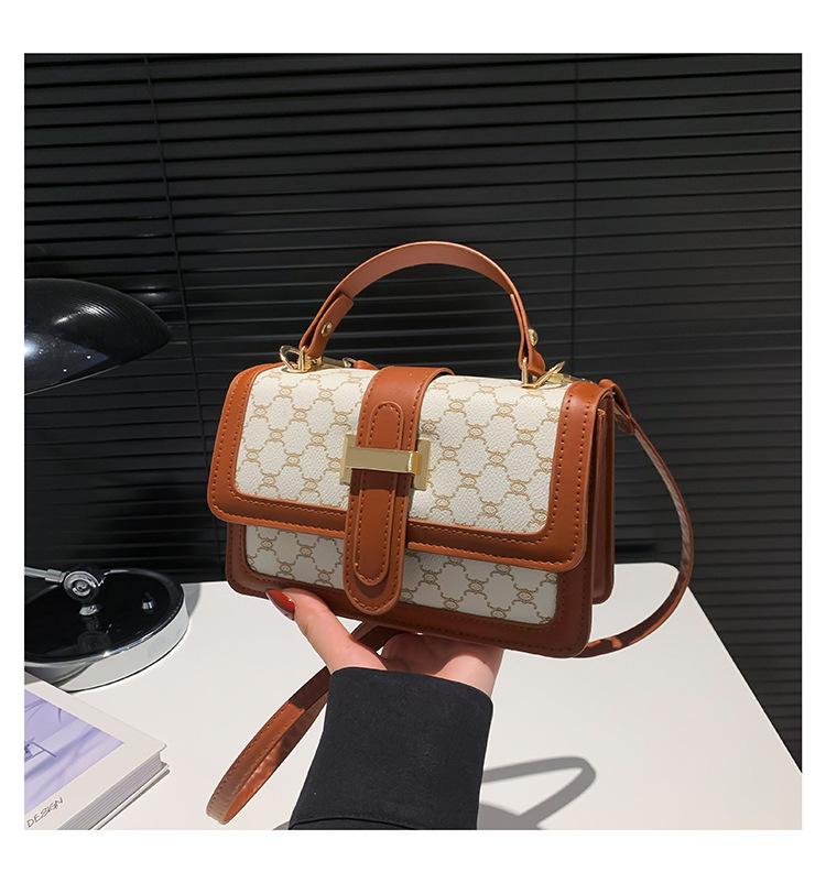 

Нова невелика квадратна сумка з високоякісною текстурою 2024 року модна універсальна маленька квадратна сумка в стилі ретро портативна сумка через плече білий