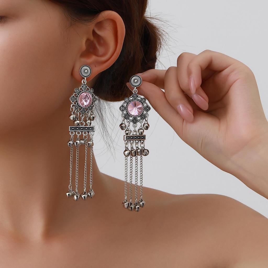 Elegant Retro Tassel Dangle Earrings: Exotic, Artistic, Classic, and Exquisitely Hollowed for a Dignified Look.