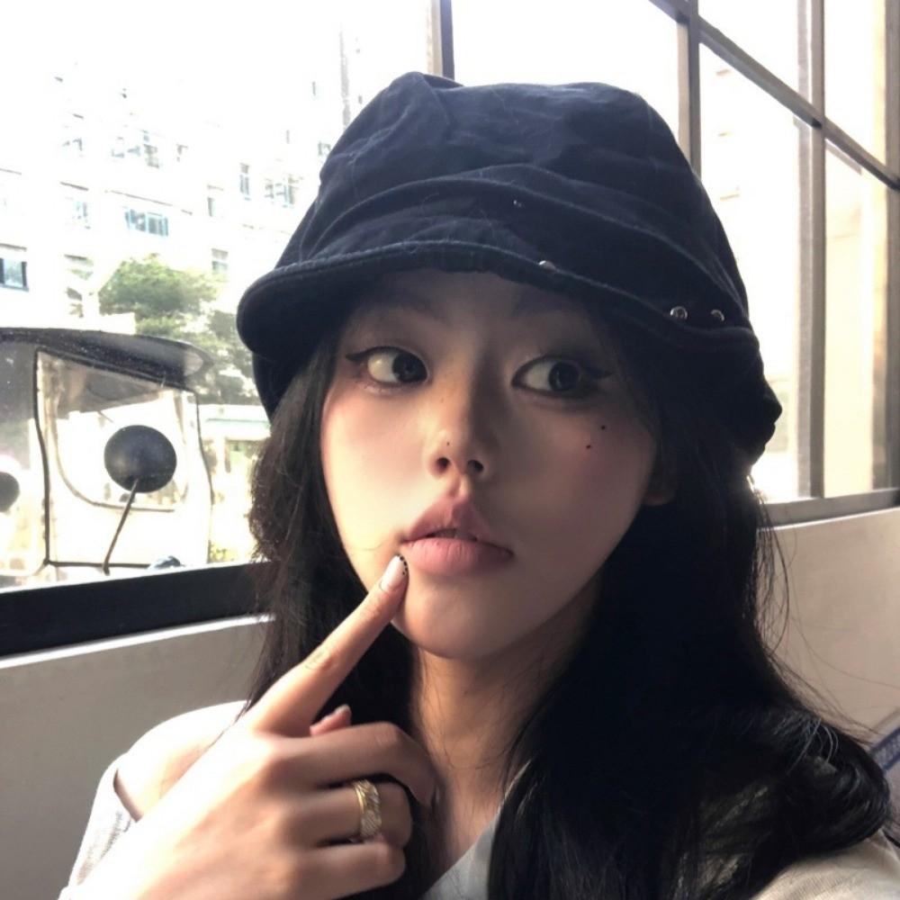 Nouveau Béret Gothique à Clous Couleur Unie Noir Bordure à Rivets Béret Hip Hop Réglable Casquette à Fond Plat Femme