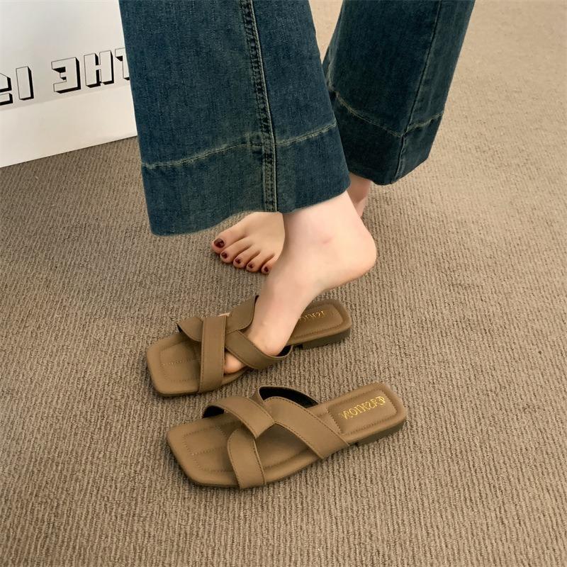 Slippers Women's Outer Wear Summer New Versatile Square Head Non-slip Soft Bottom Beach Flat Bottom Sandals Tide