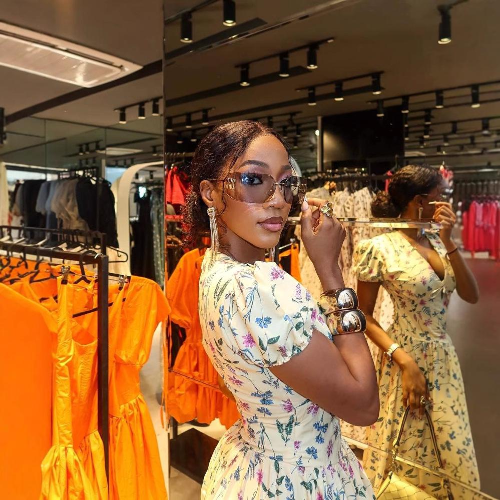 Rochie de vară nouă, cu imprimeu, decolteu în V, cu șireturi, mânecă scurtă, stil socialită, cu pendul, pentru femei europene și americane