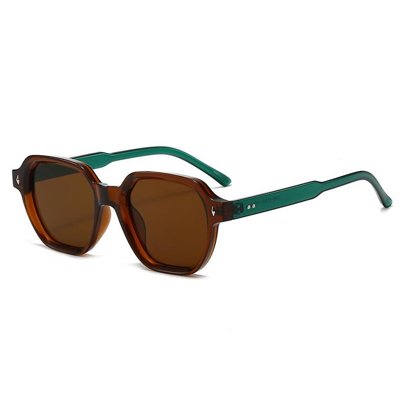 Luxury Classic Rivets Decorate Square Glasses Women Man Shades Outdoor Driving Traveling Eyeglass UV400