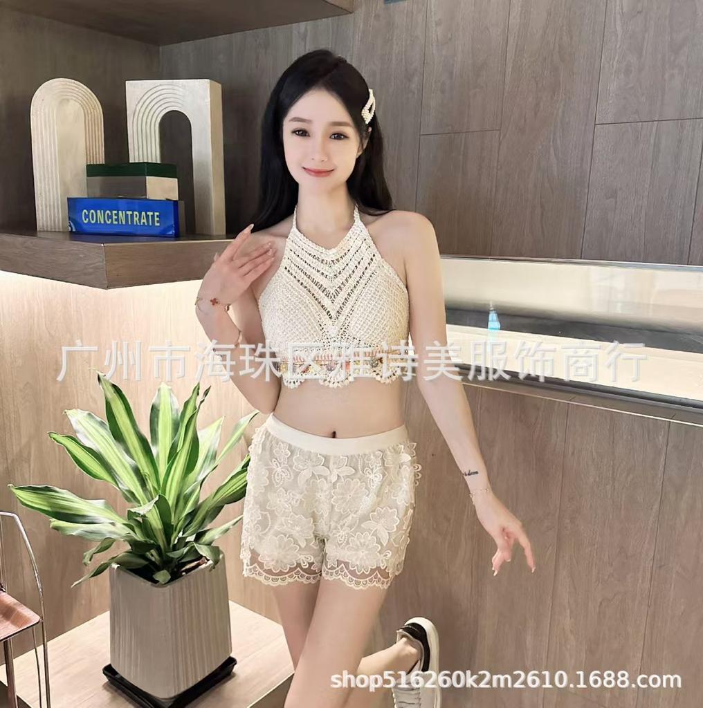New fashionable and sexy tube top with small suspenders for women's summer seaside beach lace-up hollow knitted neck top