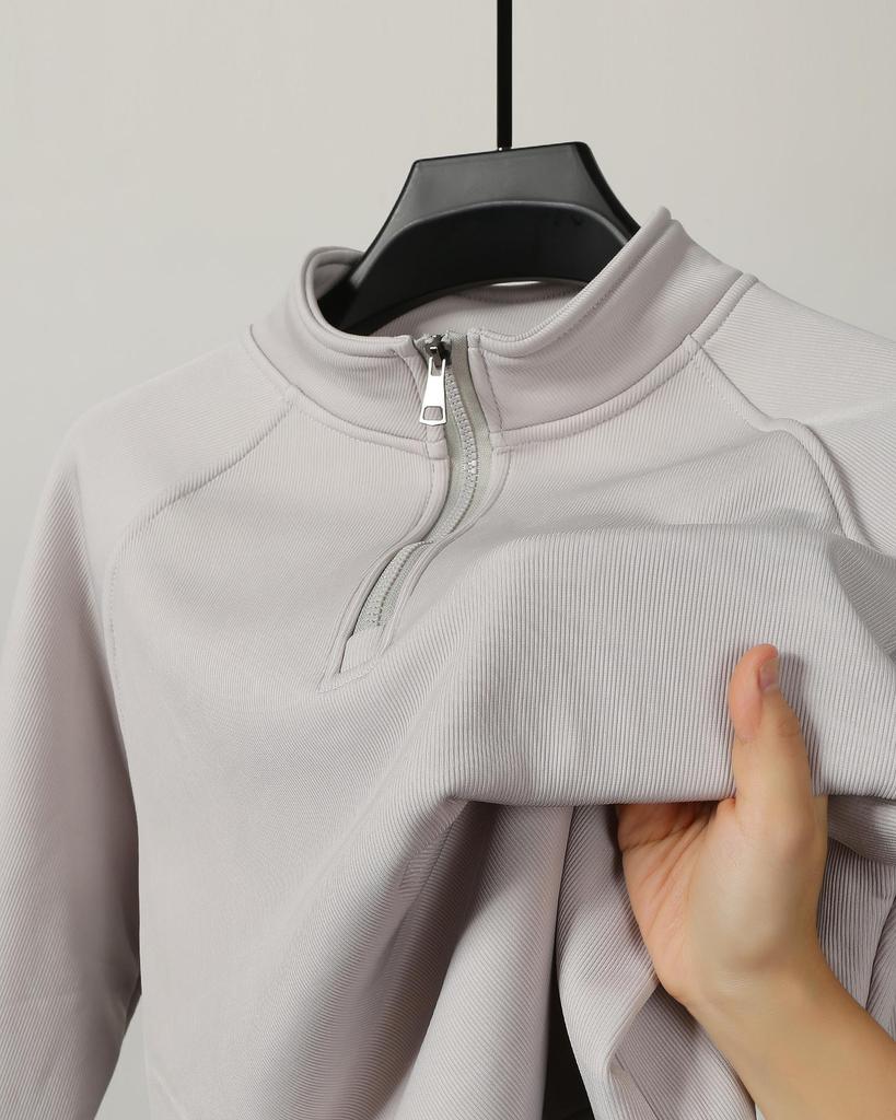 Men's White Half-Zip Sweatshirt Comfortable & Stylish Casual Pullover for Everyday Wear, Urban Streetwear Look
