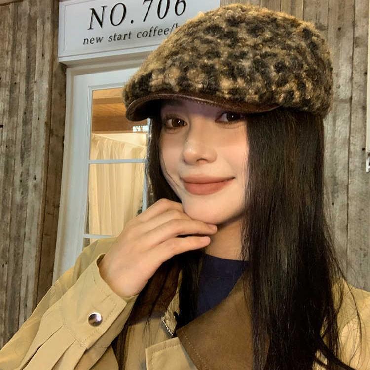 Velvet Leopard Print Forward Hat for Women In Autumn and Winter Versatile Personality Beret Windproof and Warm Baseball Cap