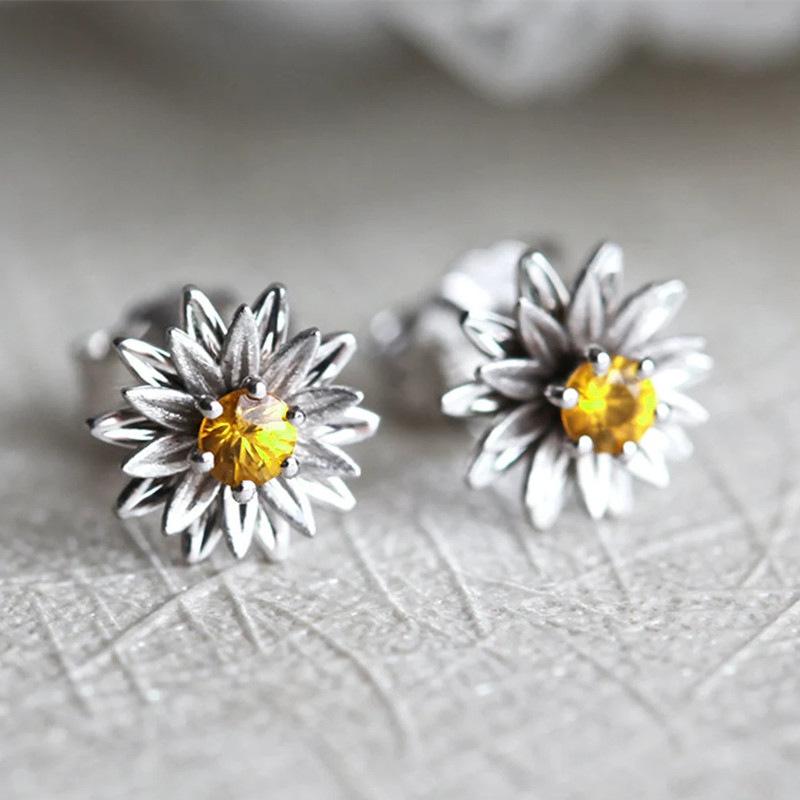 Dubai Luxury Earrings, Small Daisy Flower Night Market Earrings, Exquisite And Small Fashion Stud Earrings