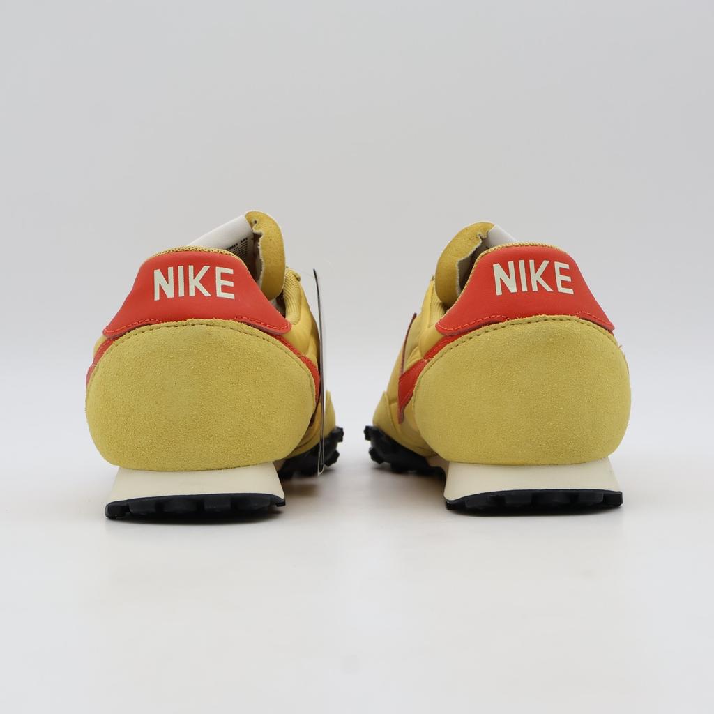 IM8658-701 Nike Waffle Racer WHEAT GOLD/PICANTE RED-BEACH-BLACK (Men's)