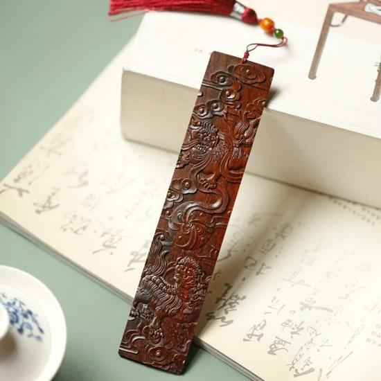 

Rosewood Auspicious Lion Ball Bookmark – Elegant Chinese Style Gift