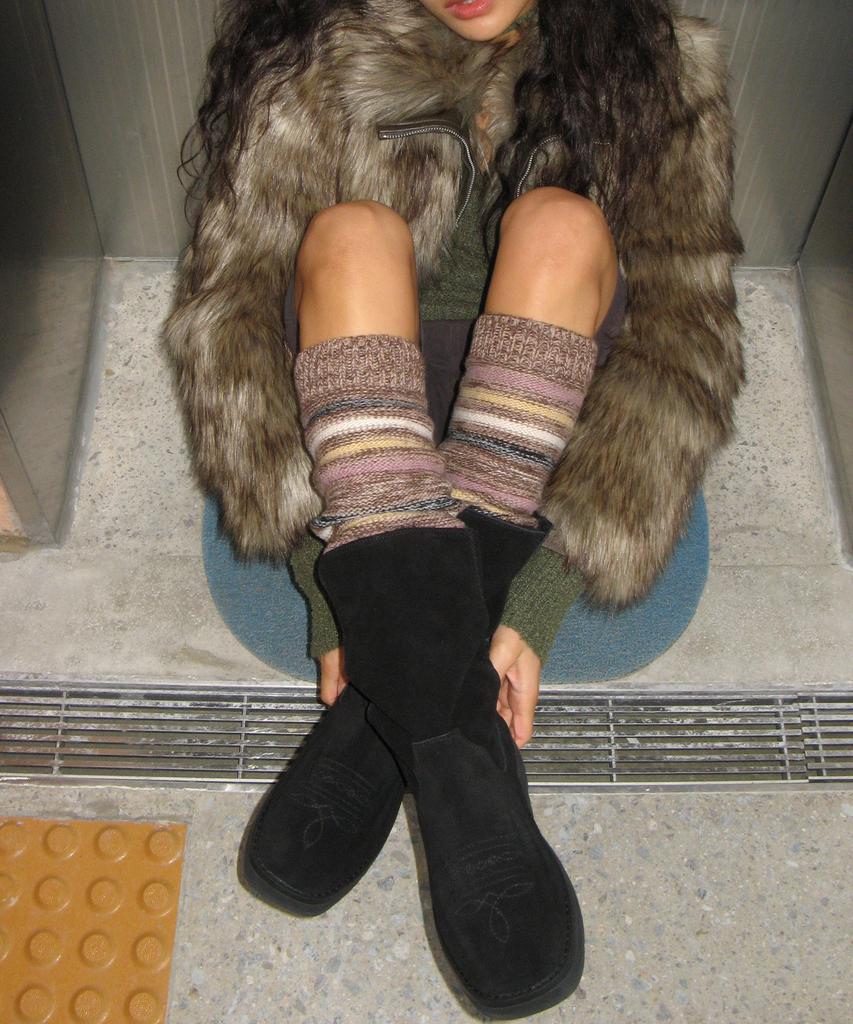 Moodnight Dody Western Stitch Shearling Fur Boots - 3 Colors