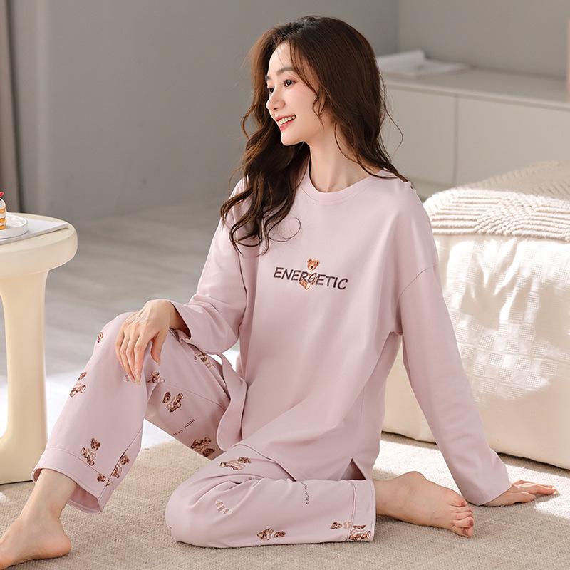 Damen Schlafanzugset aus bedruckter Baumwolle - Langärmeliges Oberteil mit Rundhalsausschnitt & Hose für drinnen oder draußen