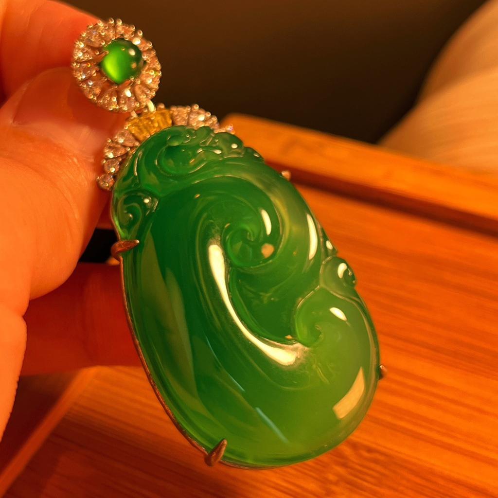 Full Green Yang Green Natural Agate Green Chalcedony Pendant Female Opening Slightly Inlaid, Real Shot Fidelity