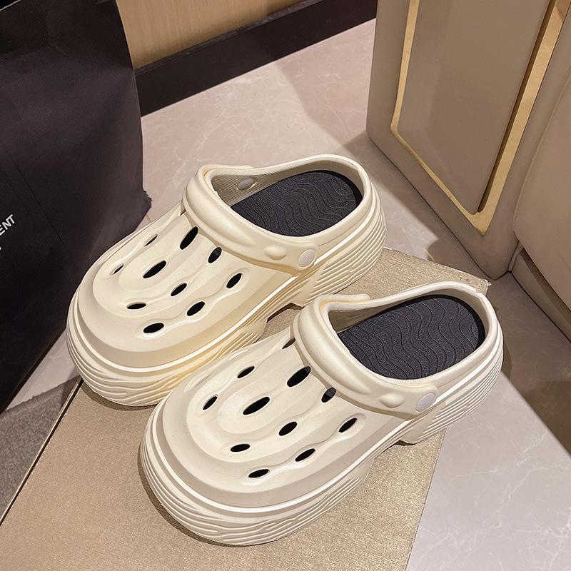 

2025 дырявые туфли новые домашние женские классные тапочки baotou модные садовые туфли на платформе с увеличенной высотой 36-37 белый