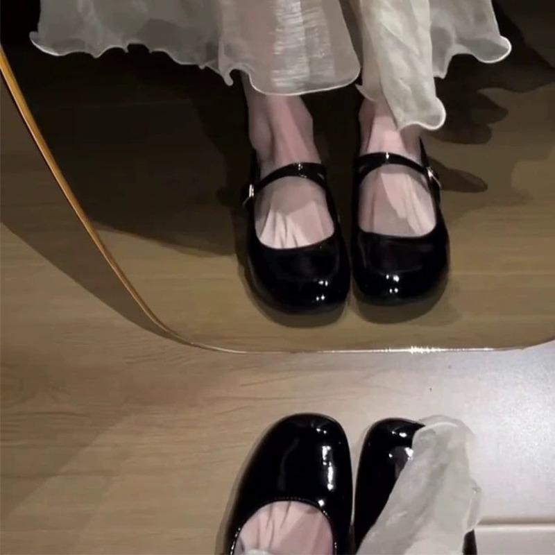 Patent Leather Mary Jane Shoes Women's Round Head Shallow Mouth Spring New Product Cross Strap Niche Buckle Square Heel Single Shoes