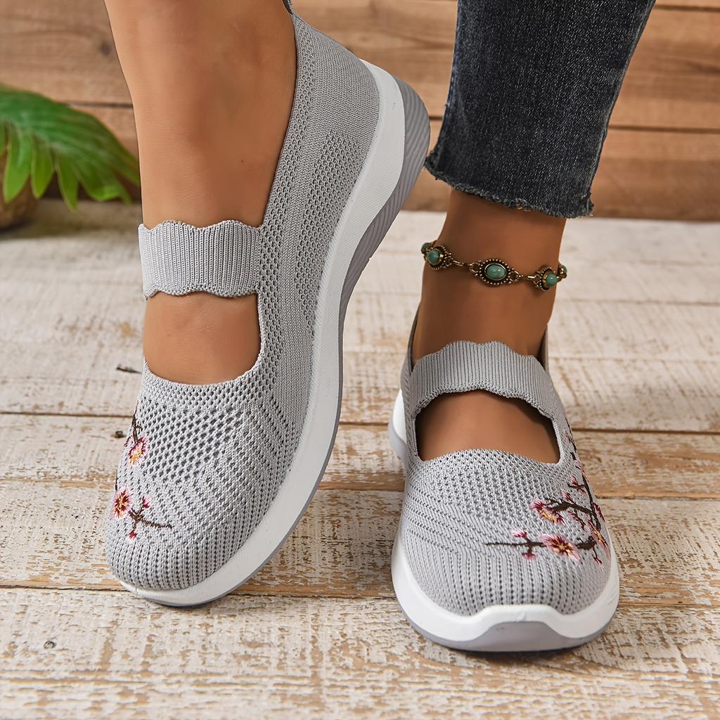 Women's Casual Sneakers Breathable Low-Top Shoes Comfort Non-slip Cloth Shoes