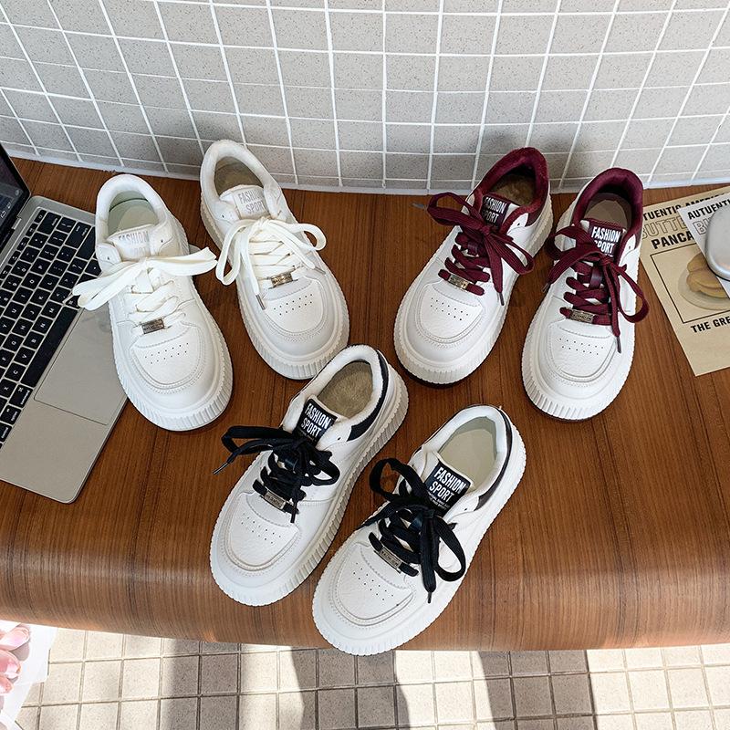 sponge cake thick-soled suction film sole women's shoes little white shoes women's autumn and winter new women's shoes velvet casual versatile boar