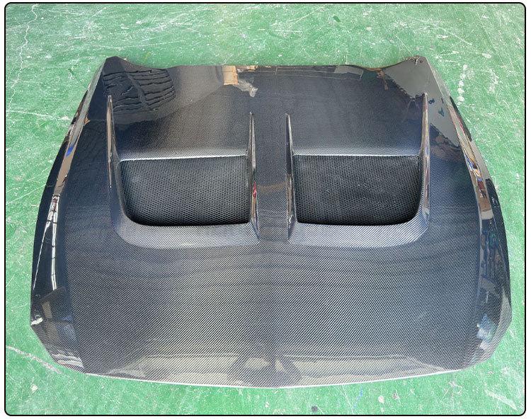 2024 Ford Mustang Dual-Hole Carbon Fiber Hood Kit