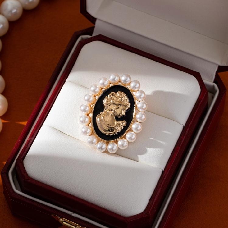 Sophisticated Vintage Cameo Brooch Beauty's Head Pearls Accented Alloy Corsage Pin Jewelry for Dress Clothing