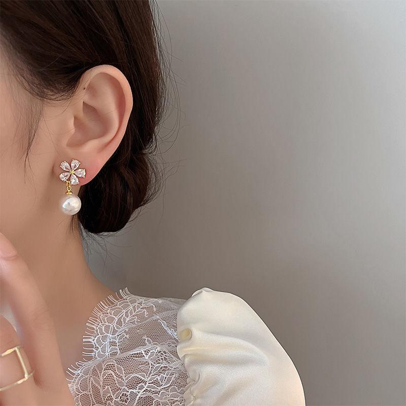 New Design Sweet Rhinestone Flower Stud Earrings For Women Elegant Imitation Pearl Crystal Zircon Earring Korean Party Zircon