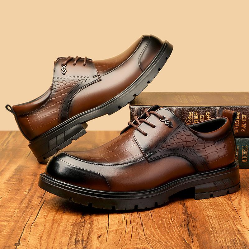 Autumn Business Formal Leather Shoes Man British-style Embossed Lace-up Fashionable Wedding Shoes Men New Designer Casual Shoe