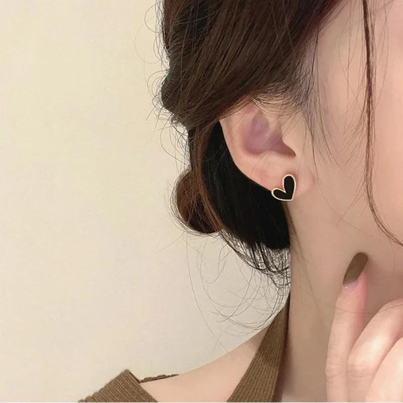 Cute Korean Earrings Heart Bling Zircon Vintage Dark Green Versatile Gold Color Earring for Women Fashion Jewelry 2024 New Gift