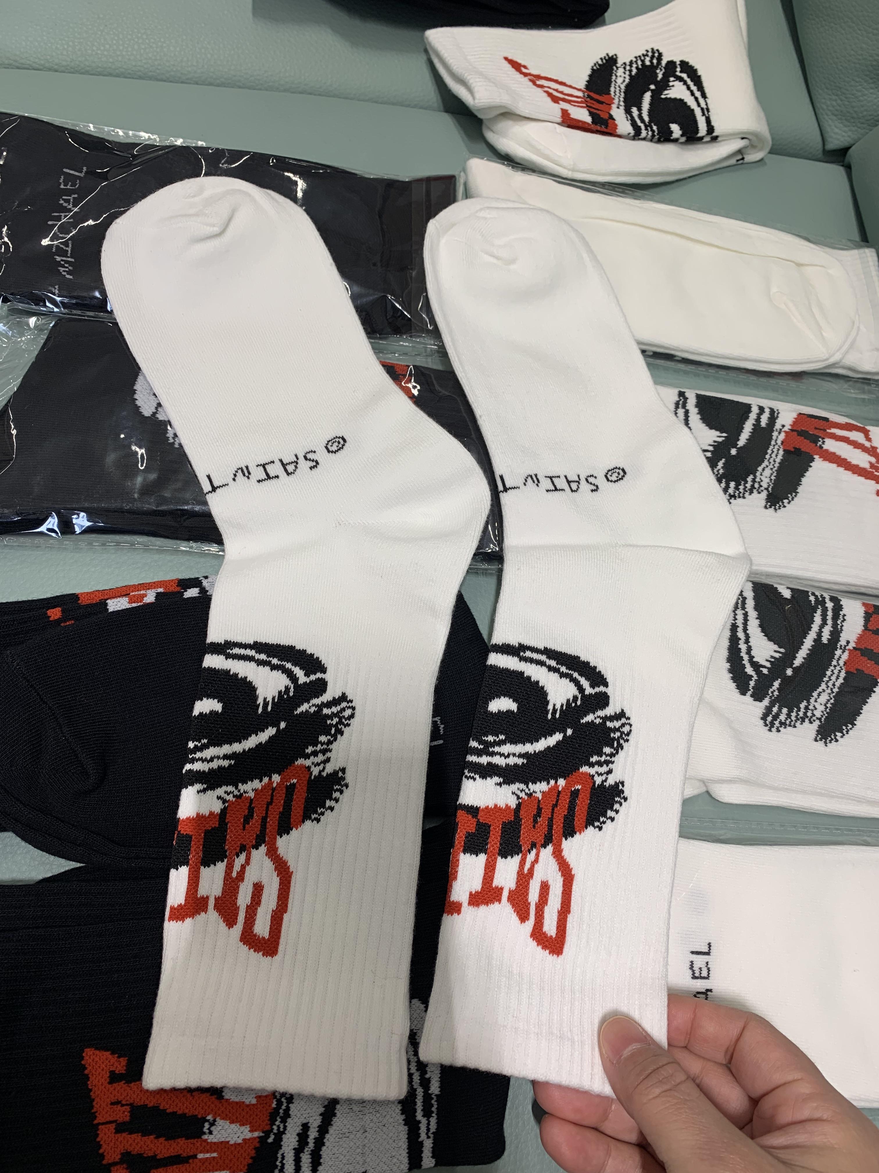 

Реальные фото Одна пара черно-белых носков Мужские Женские Носки для баскетбола 25ss One Size