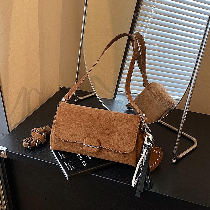 Super fire small bag women's autumn and winter retro versatile 2025 new fashion shoulder messenger bag women's popular small square bag