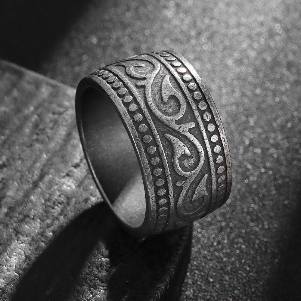 Bague tribale vintage usée à large bande en acier titane pour homme - Accessoire personnalisé