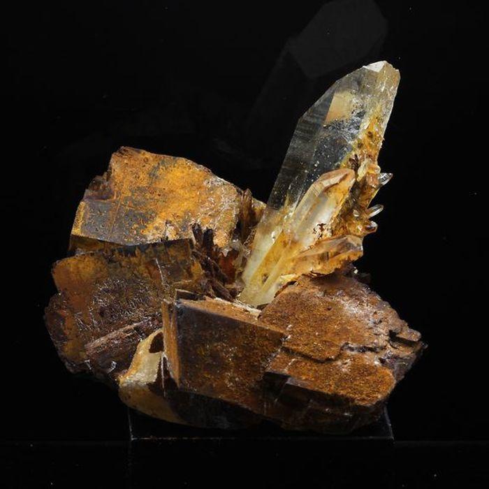 Pierres et Minéraux. Quartz, Siderite. 583.5 ct. Le Collet d'Allevard, Isère, France..