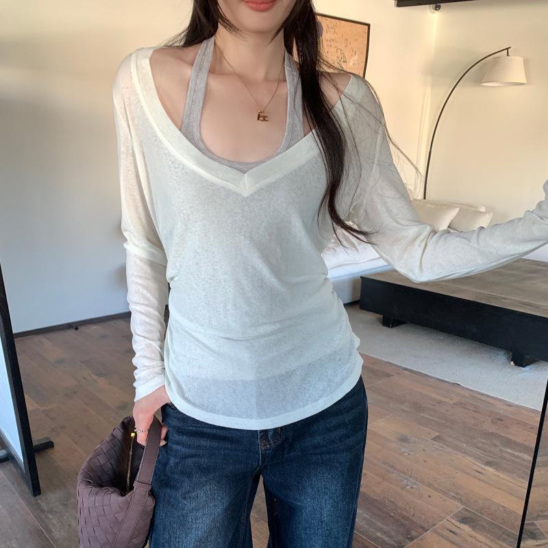 

In Stock: Korean Style V-Neck Halter Long Sleeve Two-Piece Look T-Shirt - Spring 2026 Slimming Waist-Cinched Top Extra Large