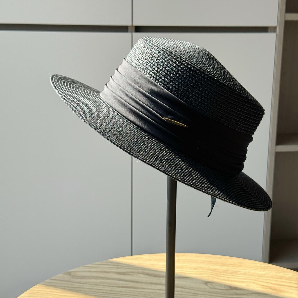 French-style flat-top straw hat for women, summer travel sun protection, face-slimming hat, casual seaside beach sun hat