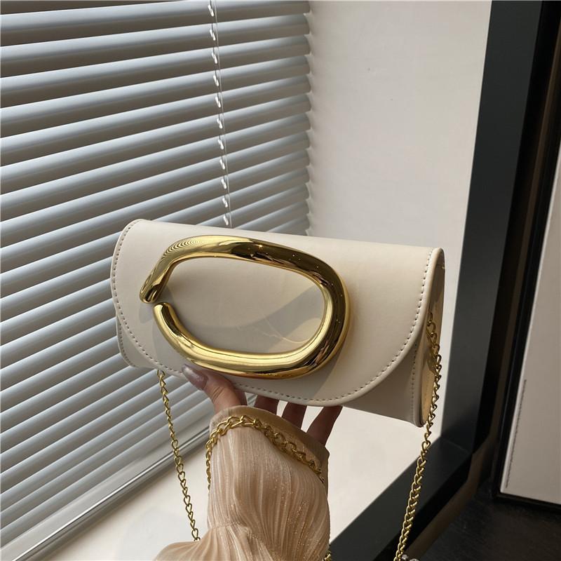 

New exquisite clutch bag, fashionable chain bag, banquet bag, party bag. білий