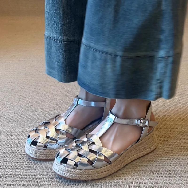 Fashion Retro Style Woven Cutout Breathable Casual Straw Platform Wedge Shoes Women's Outside Wear New Baotou Sandals