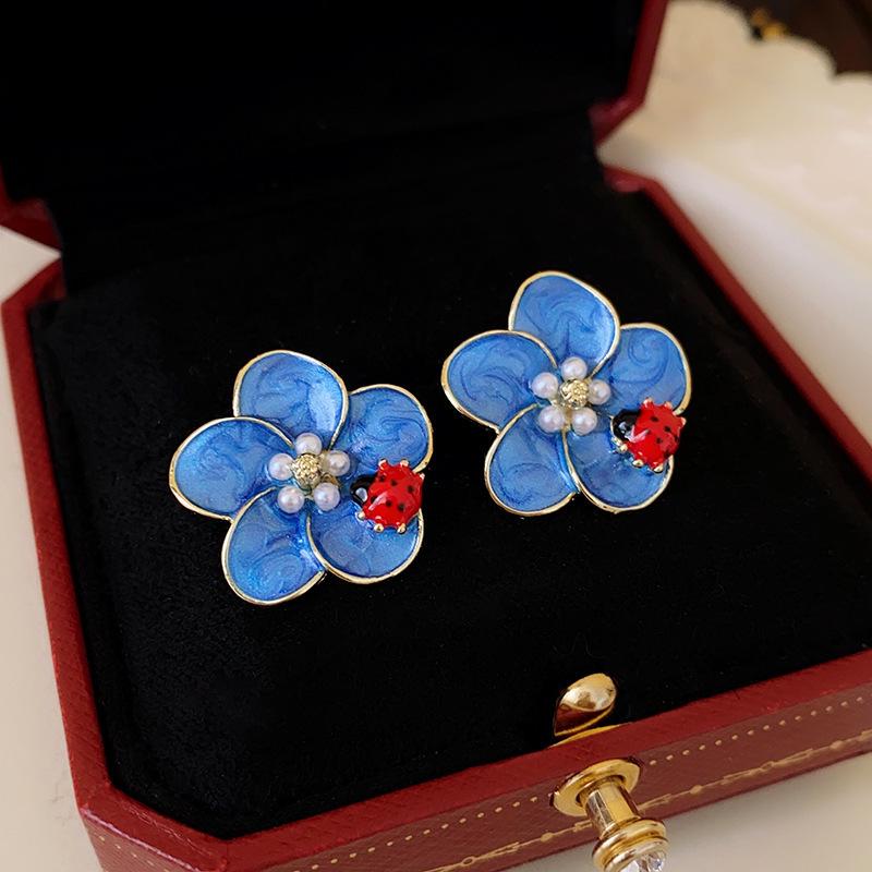 Silver Needle Blue Irregular Metal Earrings - Wrinkled, Light Luxury, High-End, Temperament Personality-Enhancing Accessory