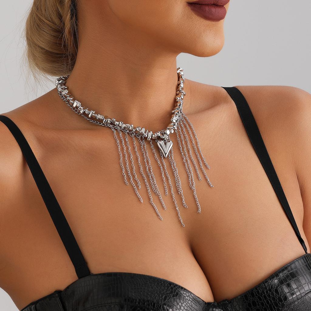 Elegant Teardrop Tassels Heart Pendant Necklace for Women Alloy Materials Comfortable Designs Ideal Gifts for Girlfriend