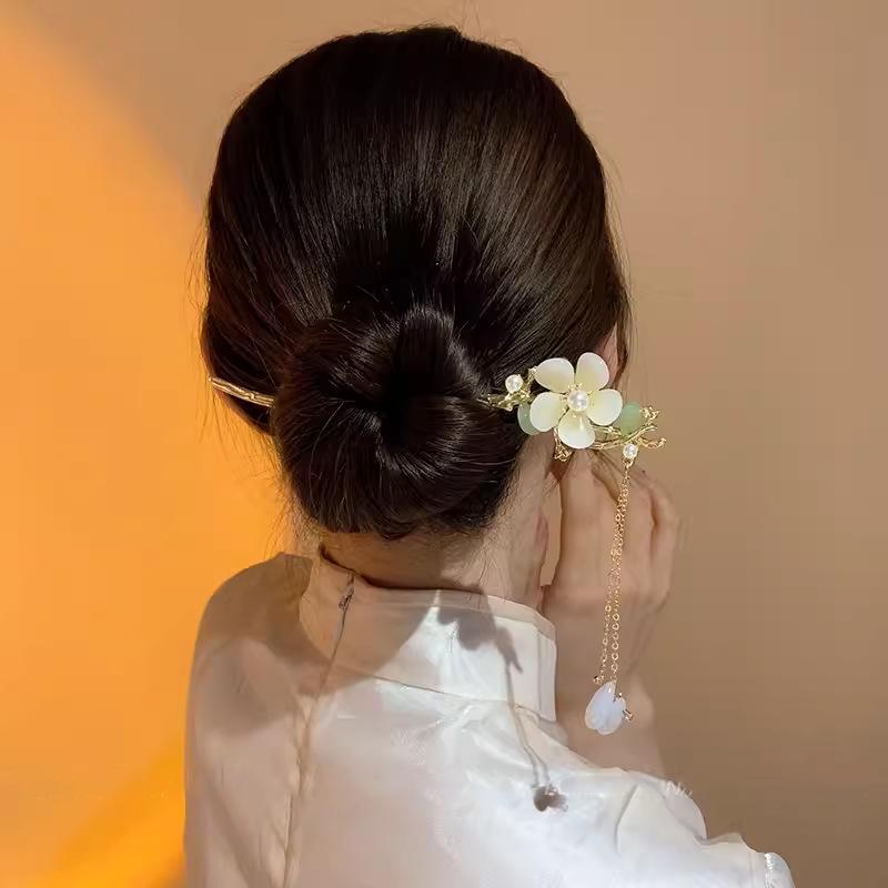 Ancient Chinese-Style Hanfu Hair Accessories: Elegant Updo Hairpins with Tassels for Women