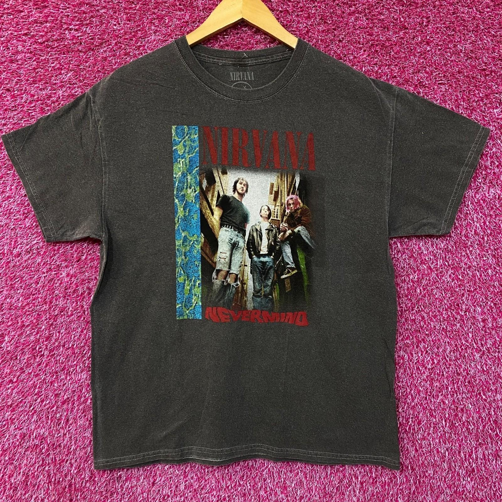 Nirvana Nevermind Band Members Album Photo Graphic Design T-Shirt XL S