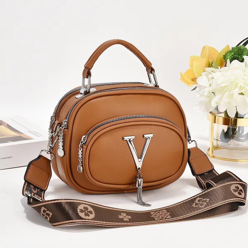 The New Versatile Macaron Single-shoulder Crossbody Bag Has A High Level of Appearance, Is Trendy and Fashionable, and Is A Simple Handbag for Women
