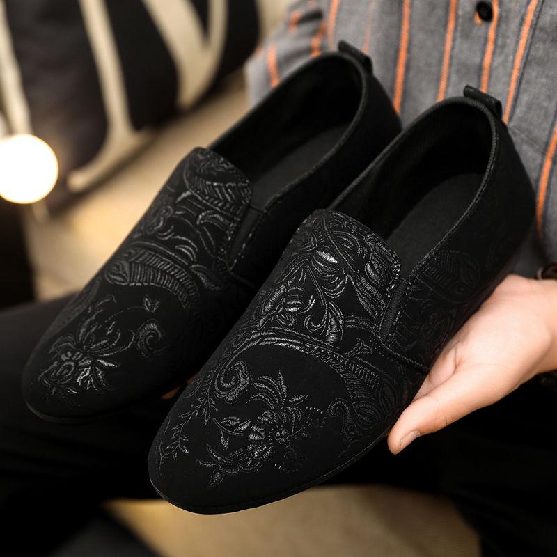 Fashion Male Shoe Low-Top Plus Size Slip-on Moccasin Sneakers Without Leather 2025 Trend Leisure Fashion High Quality Men's Casual Shoes