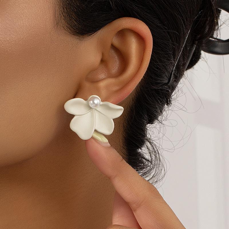 Japanese & Korean Mori Style Flower Pearl Stud Earrings for Women - Trendy, Simple Fashion, Street Style