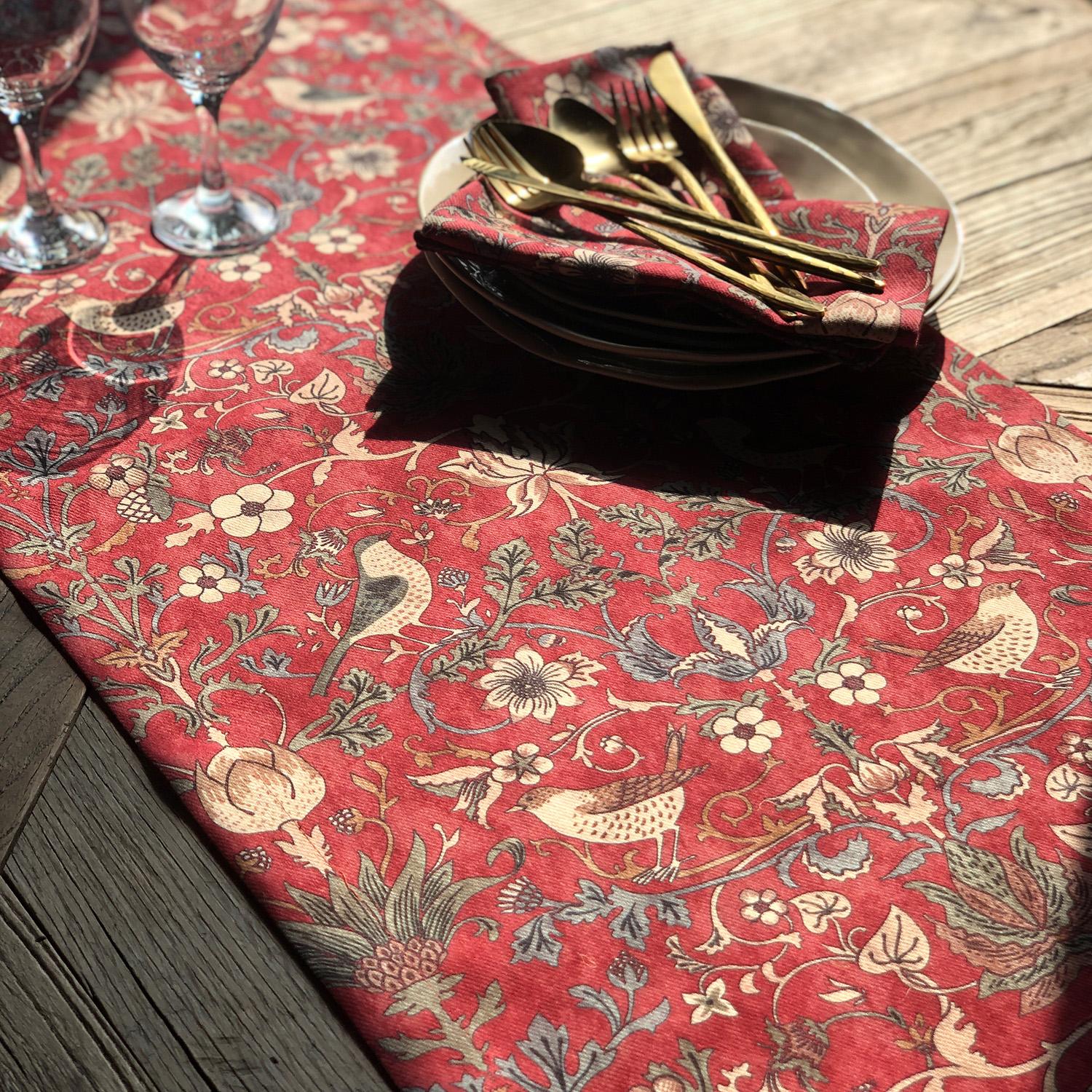 

Sertex Home Burdungy Color Table Runner