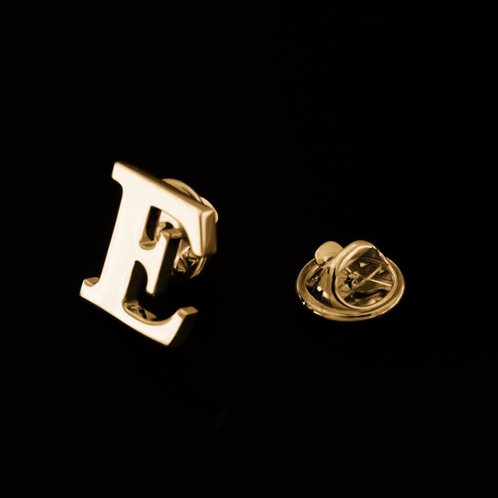 Quality Brass Initial A To Z 26 Letters Pin Golden Color Fashion English Symbol Design Men'S Suit Collar Lapel Brooch Pin